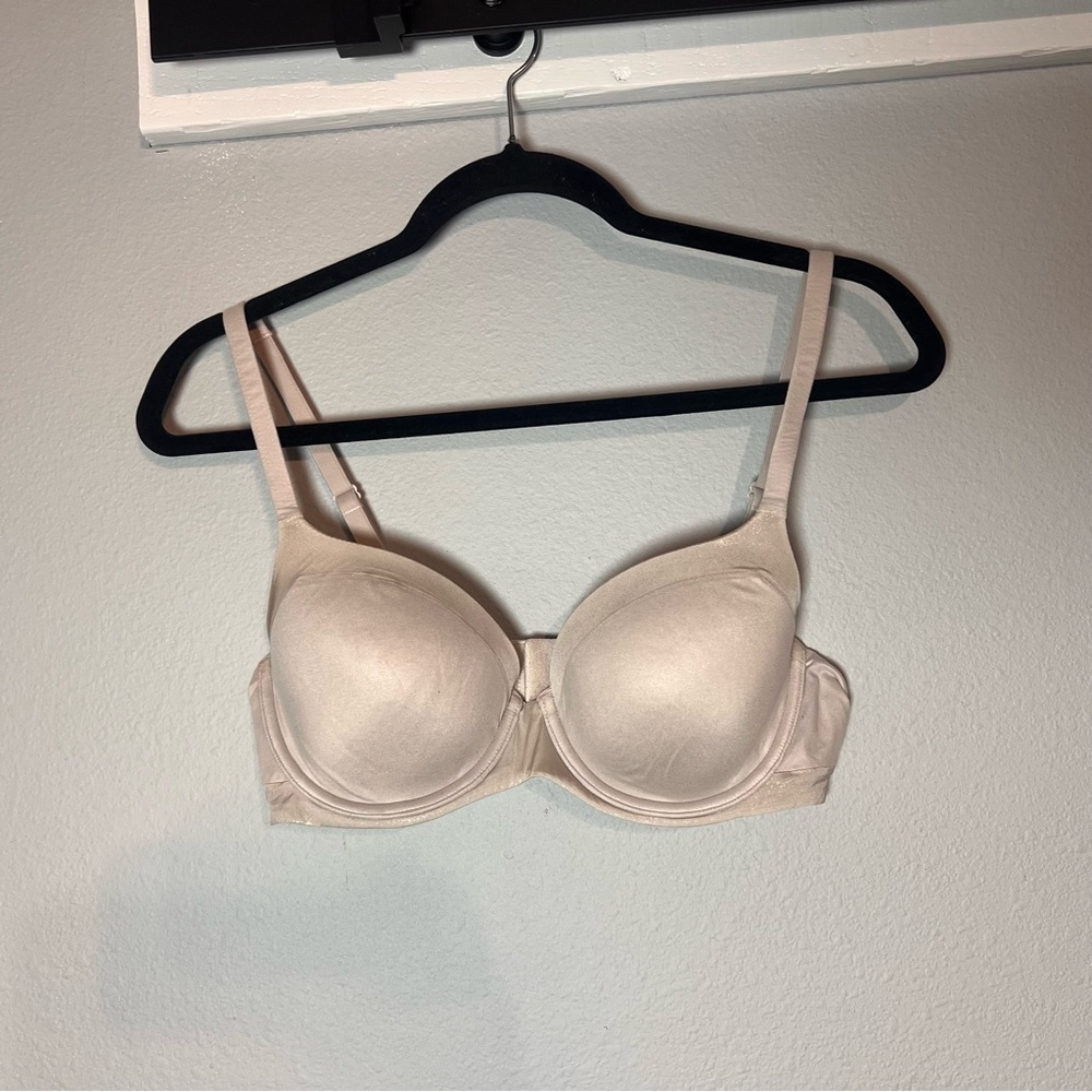 Victorias Secret Lined Demi Bra Size 34D Light Gray Metallic Shiny Trim